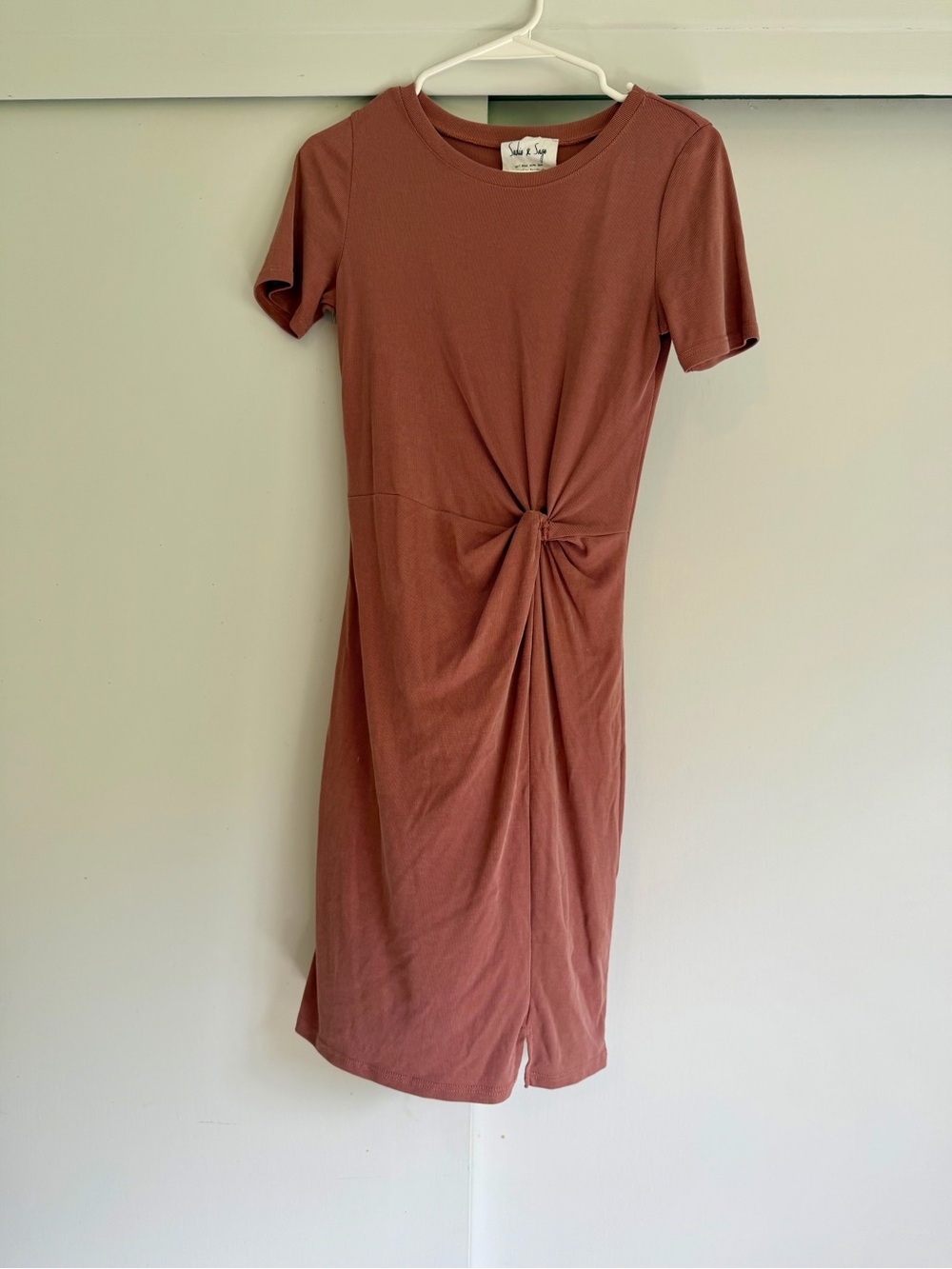 Sadie & Sage Knot-Detail Short Sleeve Midi Dress - Rust